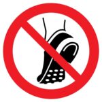 Geen schoenen met metalen noppen dragen